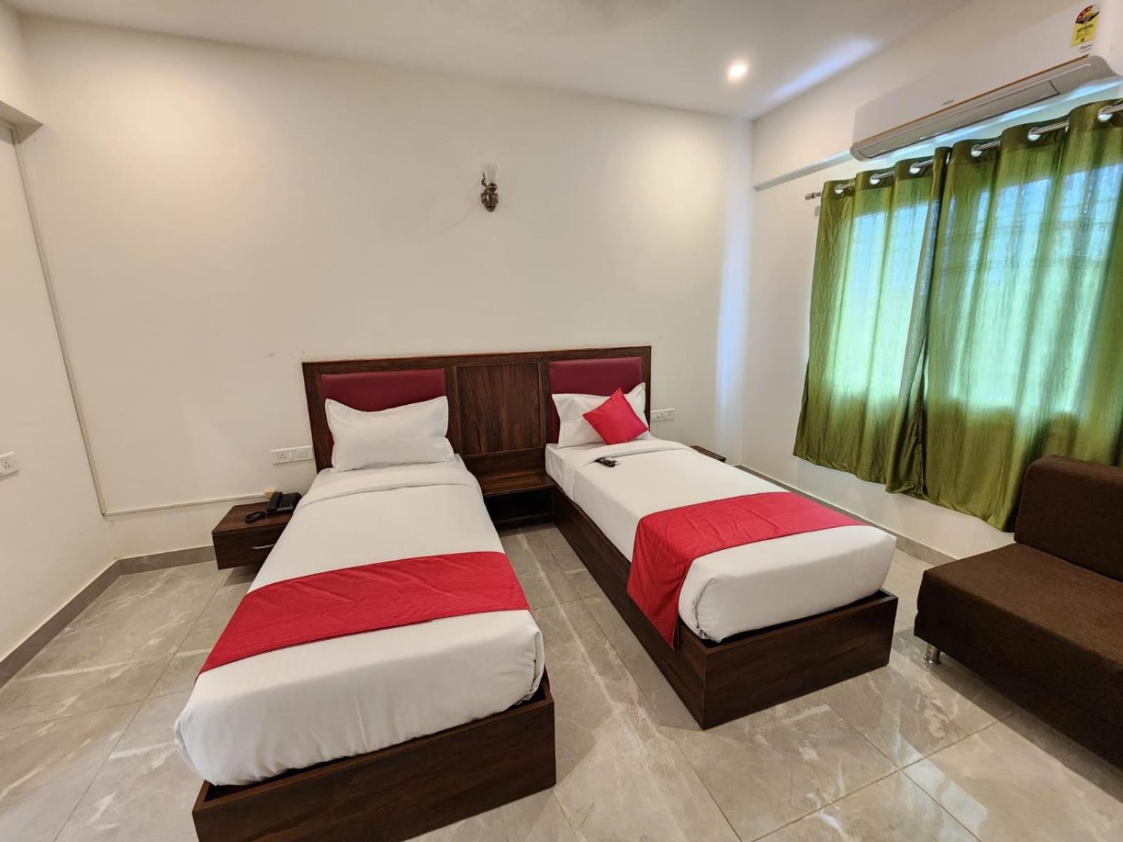 Hotel Dreams Inn Bangalore Exterior foto